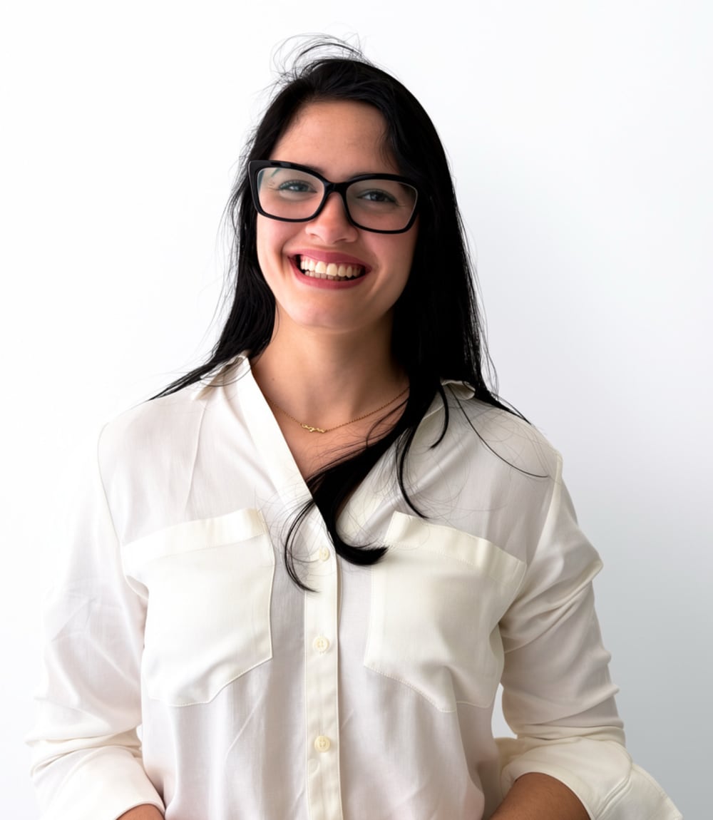 Marianny Romero, ingeniera industrial y consultora digital, sonriendo